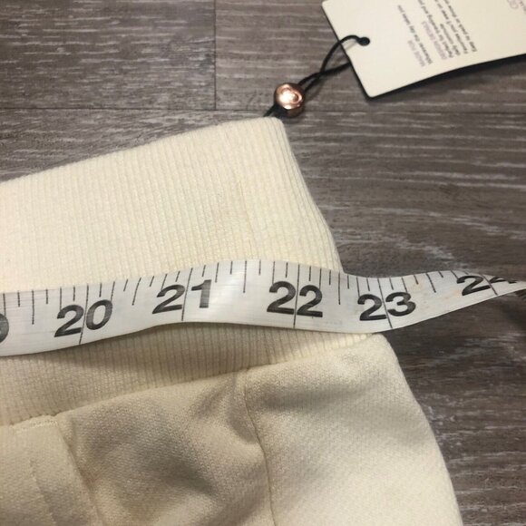 NWT Calia Women’s Journey Collection Mid Rise Shorts 3.5 Inseam Cream Size 2X - Picture 6 of 6